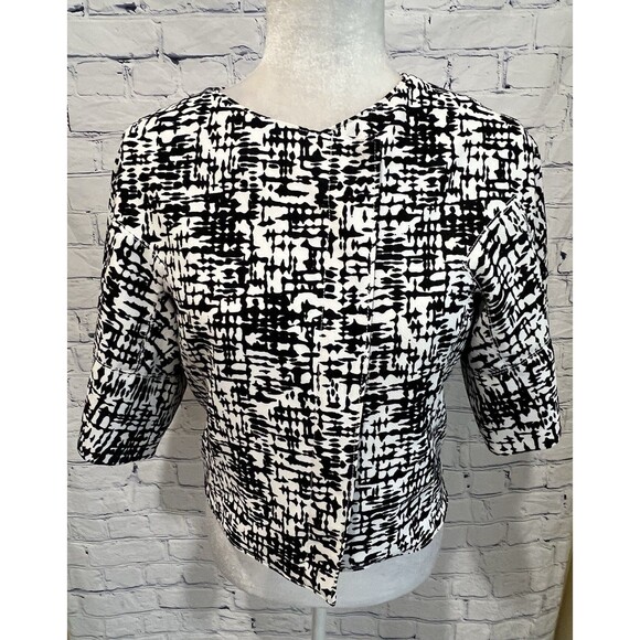 Kenneth Cole Reaction Black And White Bell Sleeve Zip Front Jacket Size 6 Petite - Picture 1 of 9